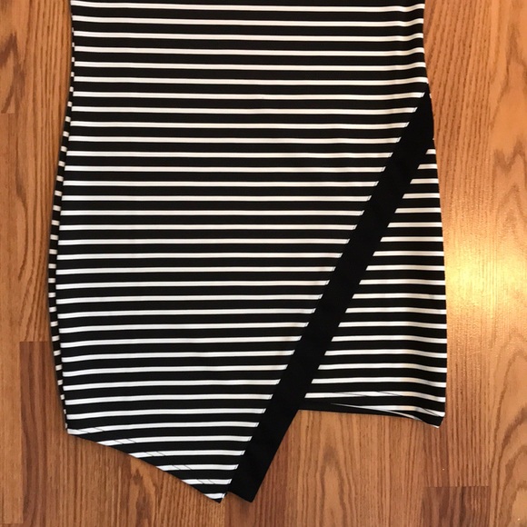 🆕 Paper Closet Black and White Stripe Dress - Picture 5 of 6
